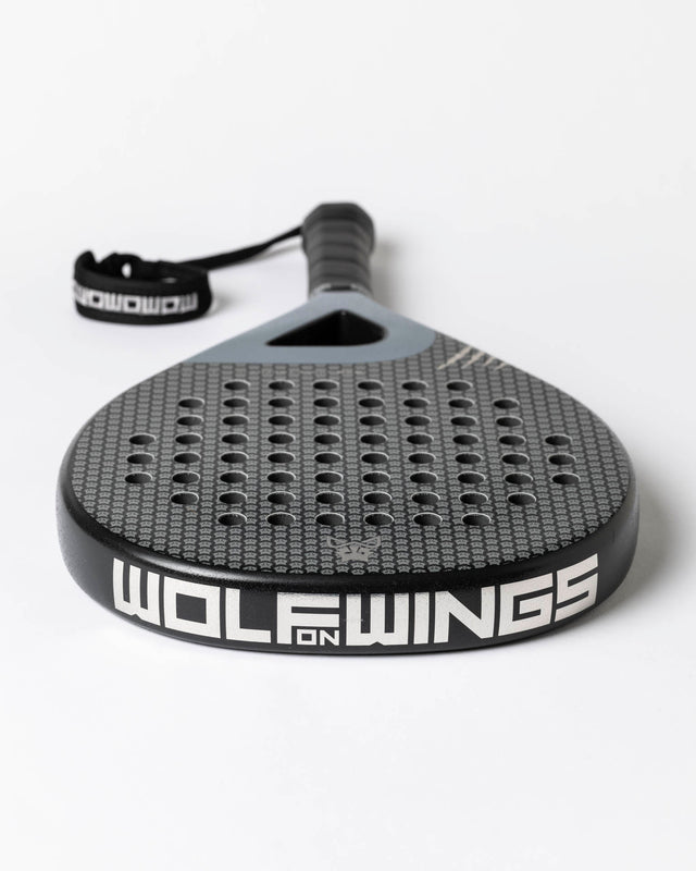 Pala de pádel negra y gris WOW Shade Touch - Full Carbon 3K – WOLF ON WINGS